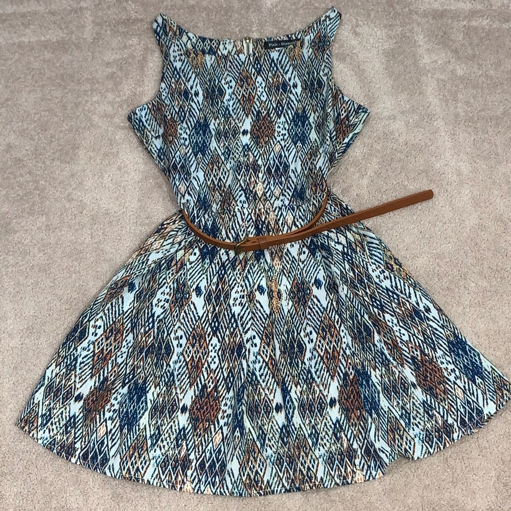 Printed dress with belt Small